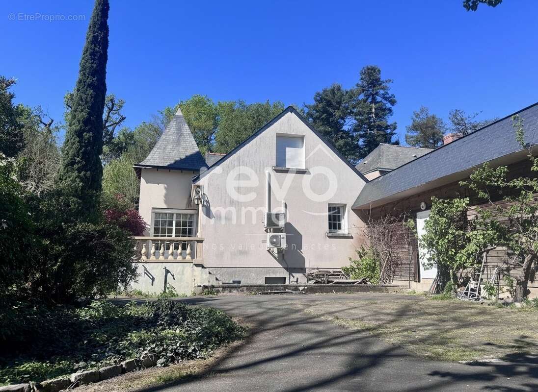 Maison à MONTREUIL-JUIGNE