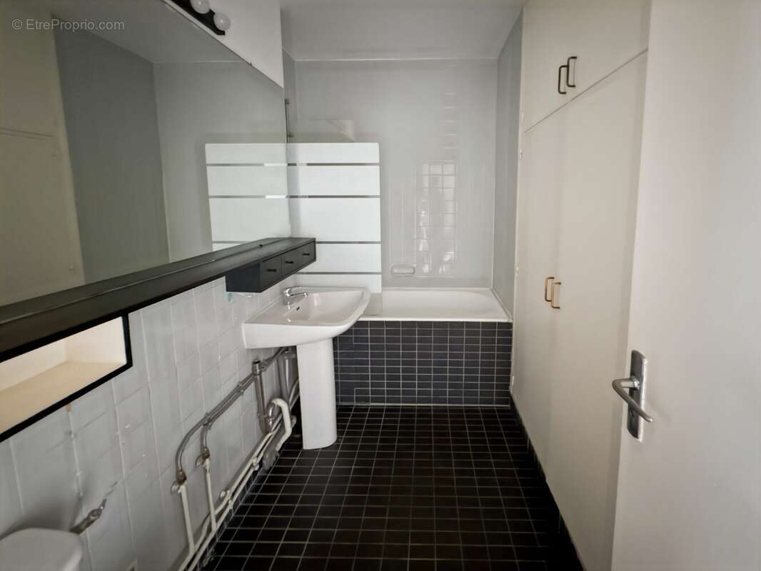 Appartement à LEVALLOIS-PERRET