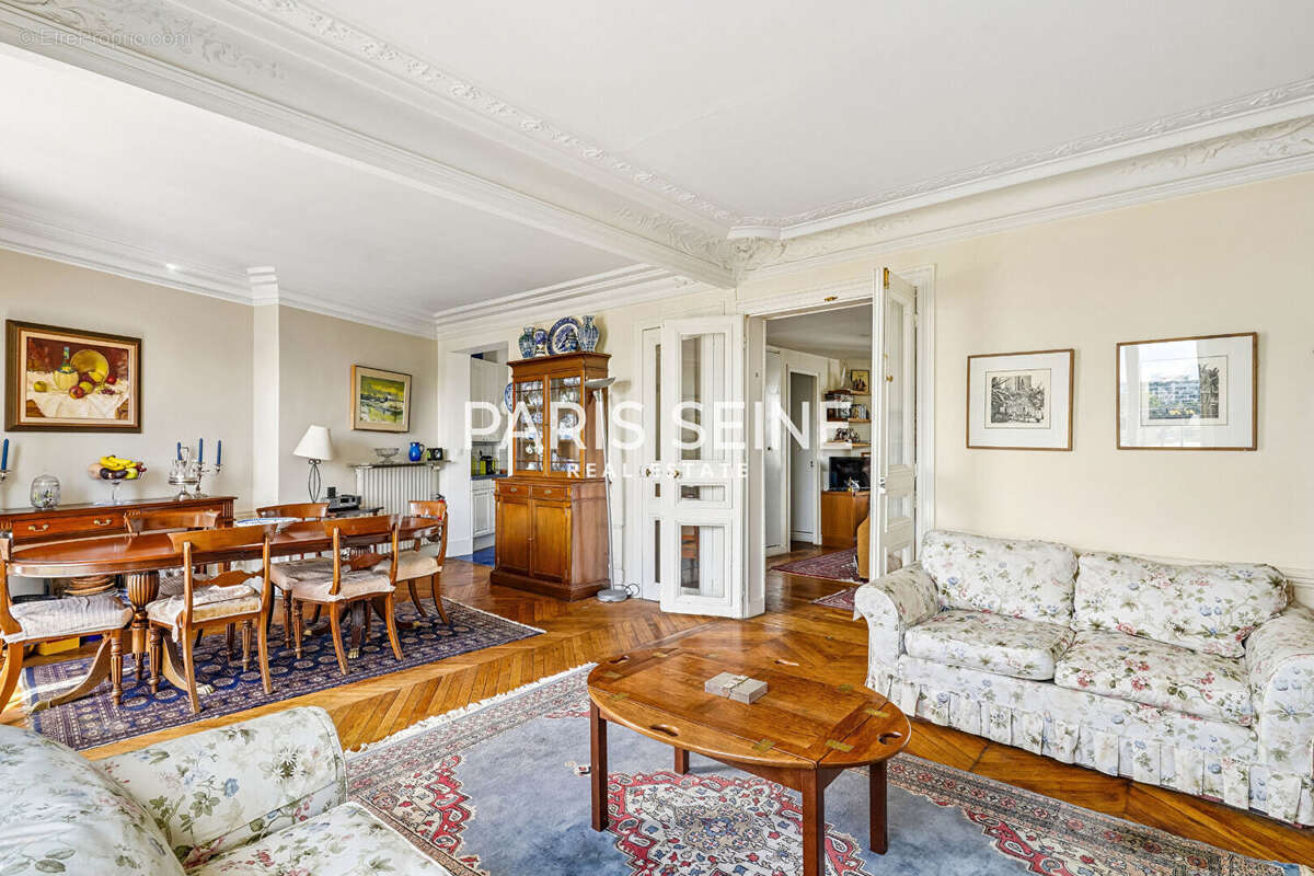 Appartement à PARIS-7E