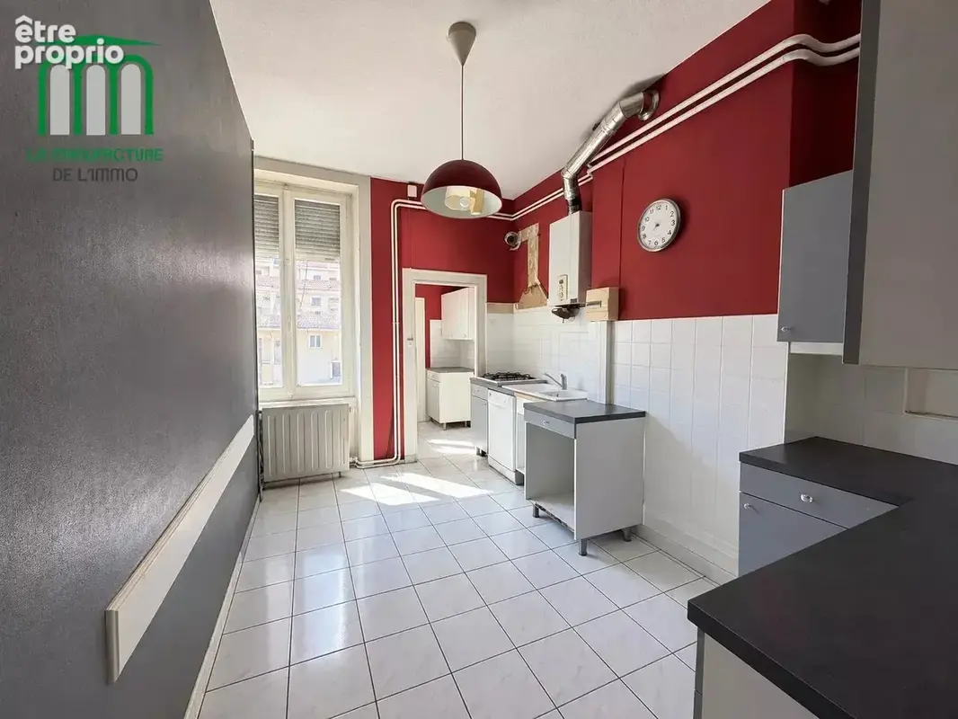 Appartement F5 - 107,99M2 - Cave-  Grenier - Garage - Saint-Etienne/ Jacquard. - photo 2