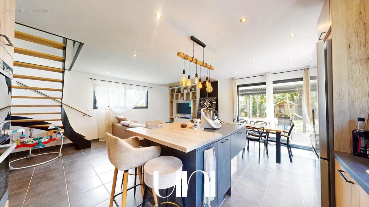 Maison 5 pièces 102 m² avec grand terrain - photo 4