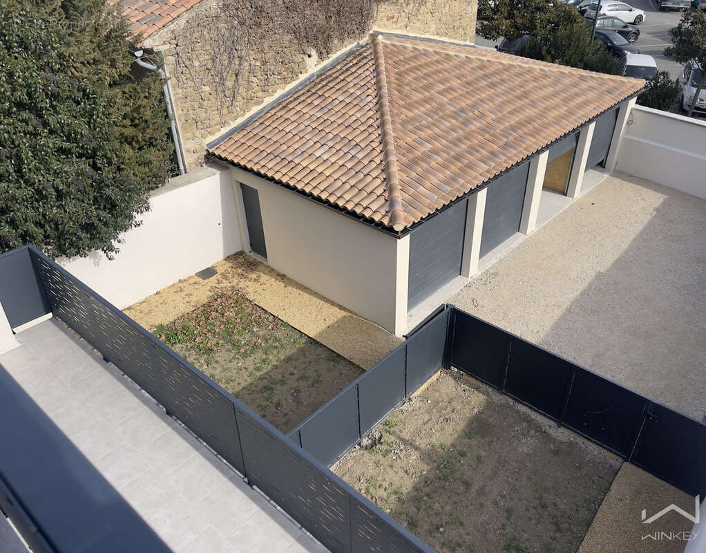 Appartement à SAINTE-CECILE-LES-VIGNES