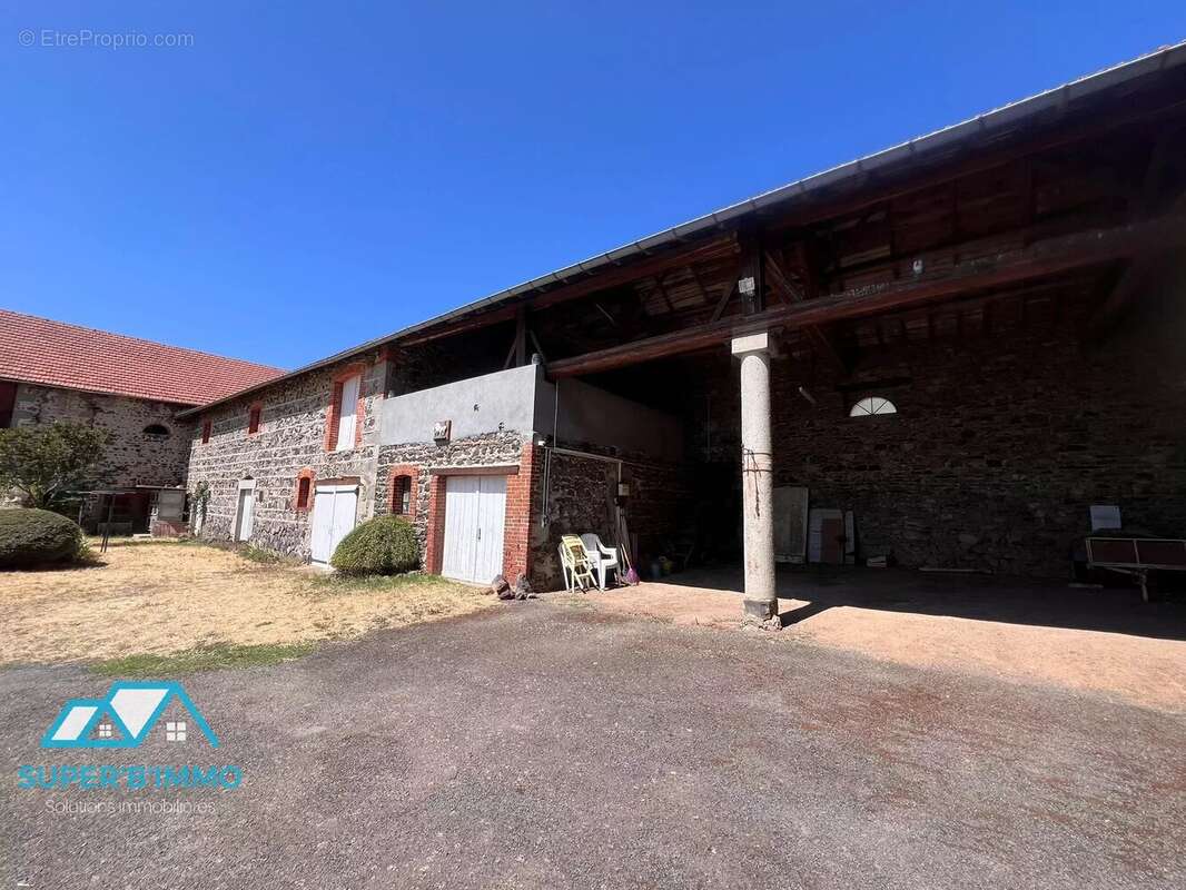 Maison de maitre avec dépendances et terrain - photo 18