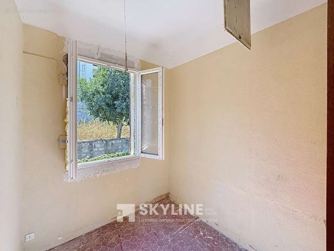 Appartement à MARSEILLE-4E