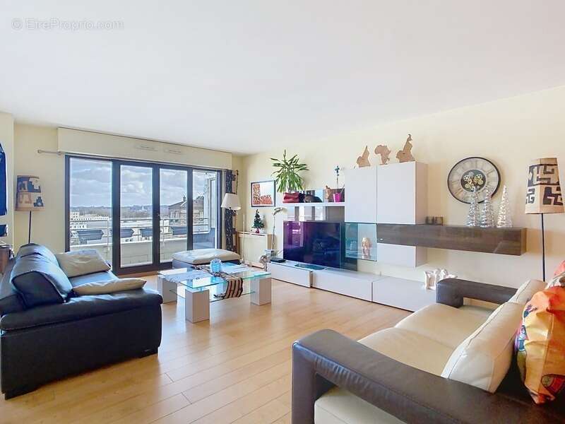 Appartement à SURESNES