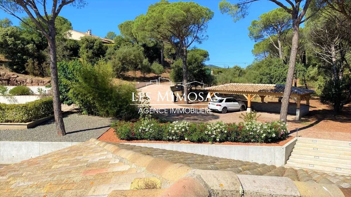 Maison à ROQUEBRUNE-SUR-ARGENS