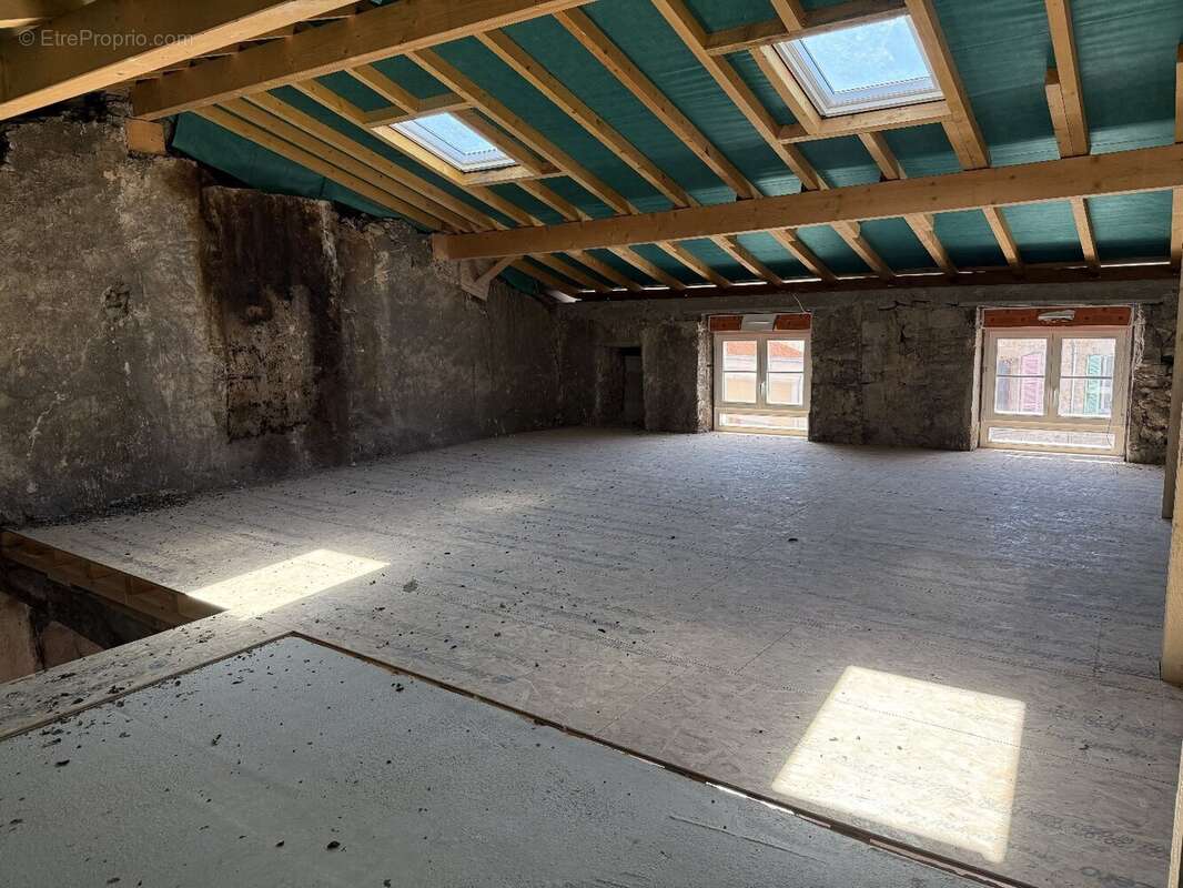 Appartement à LAGNIEU