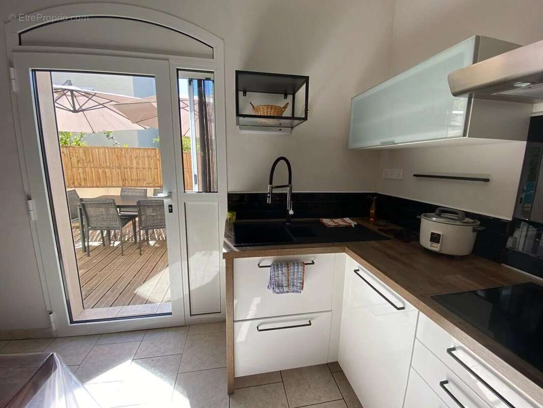 Villa familiale de 203 m² avec 2 logements sur 890 m² de terrain BORGO - photo 10