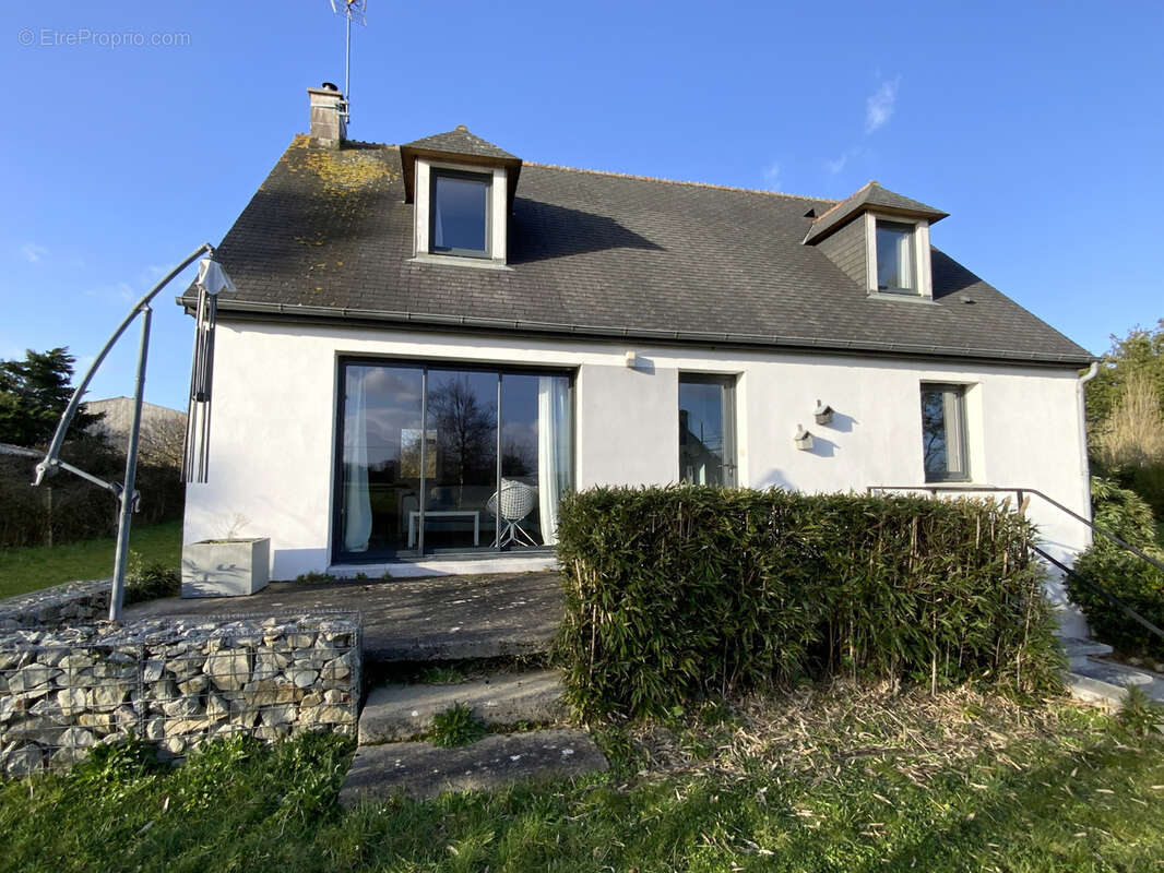 Maison à AUMEVILLE-LESTRE