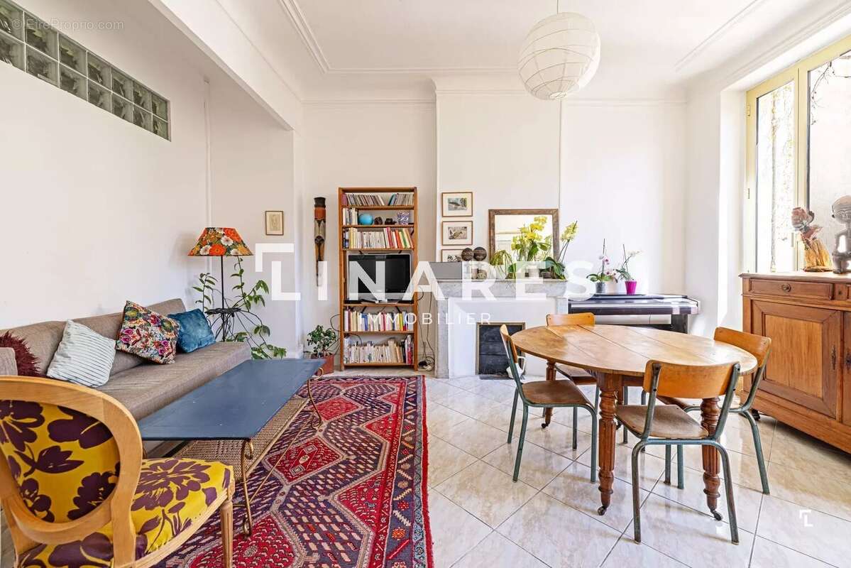 Appartement à MARSEILLE-1E