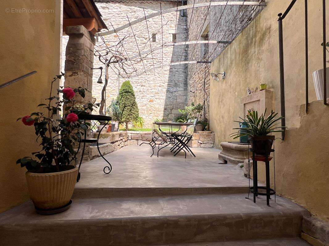 Maison à BARJAC