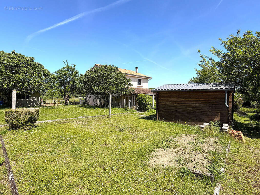 Maison à EXIDEUIL