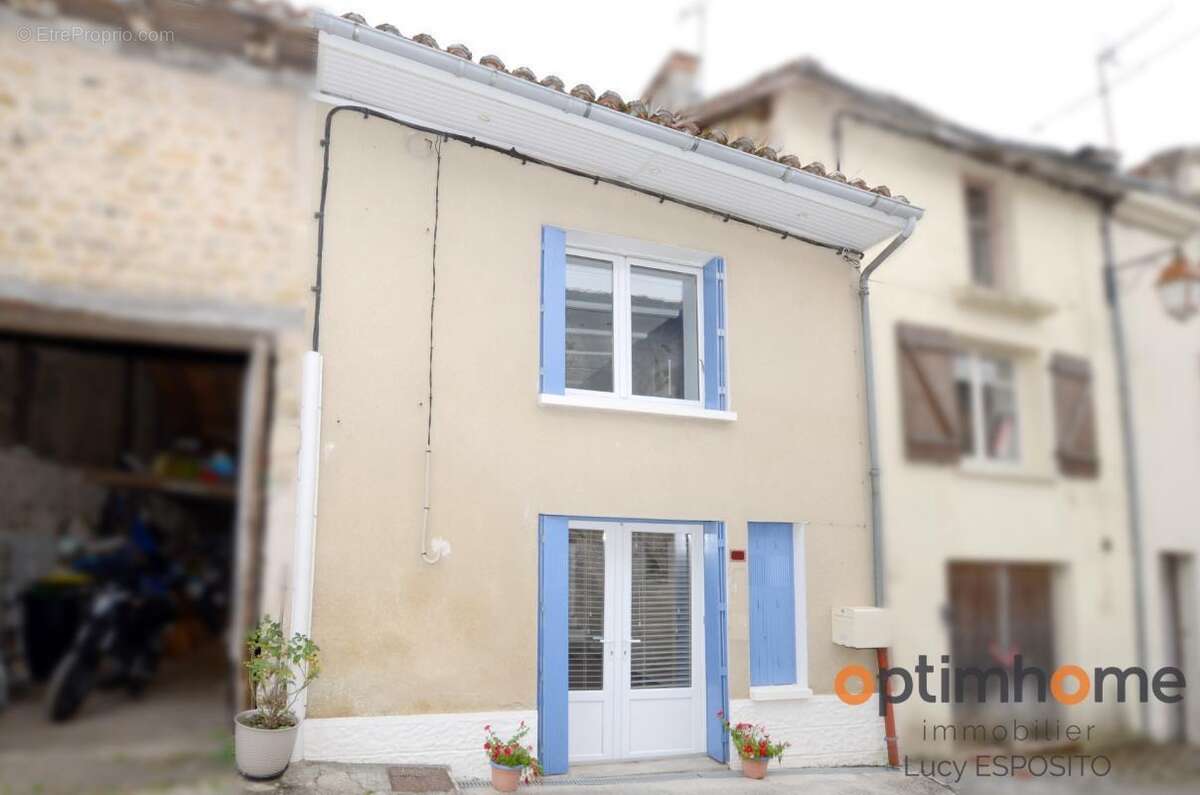  Charmante maison de village aux volets bleus au cœur d'Alloue !  - photo 24