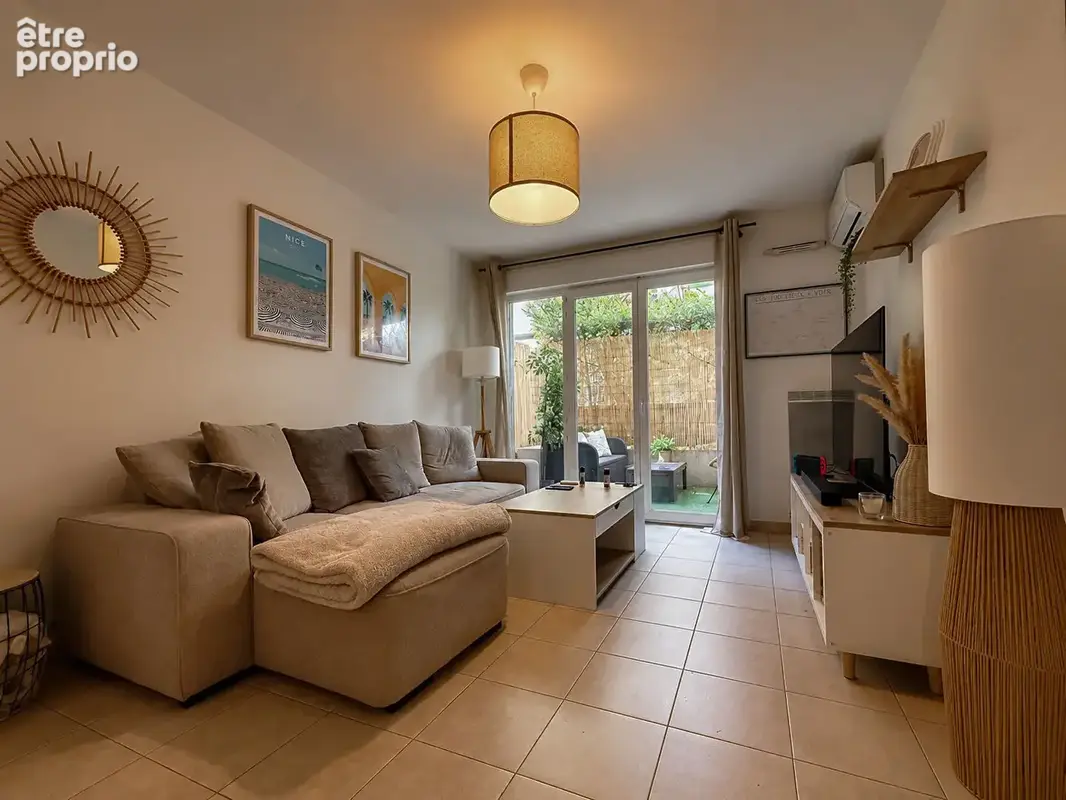 Appartement à SAINT-LAURENT-DU-VAR