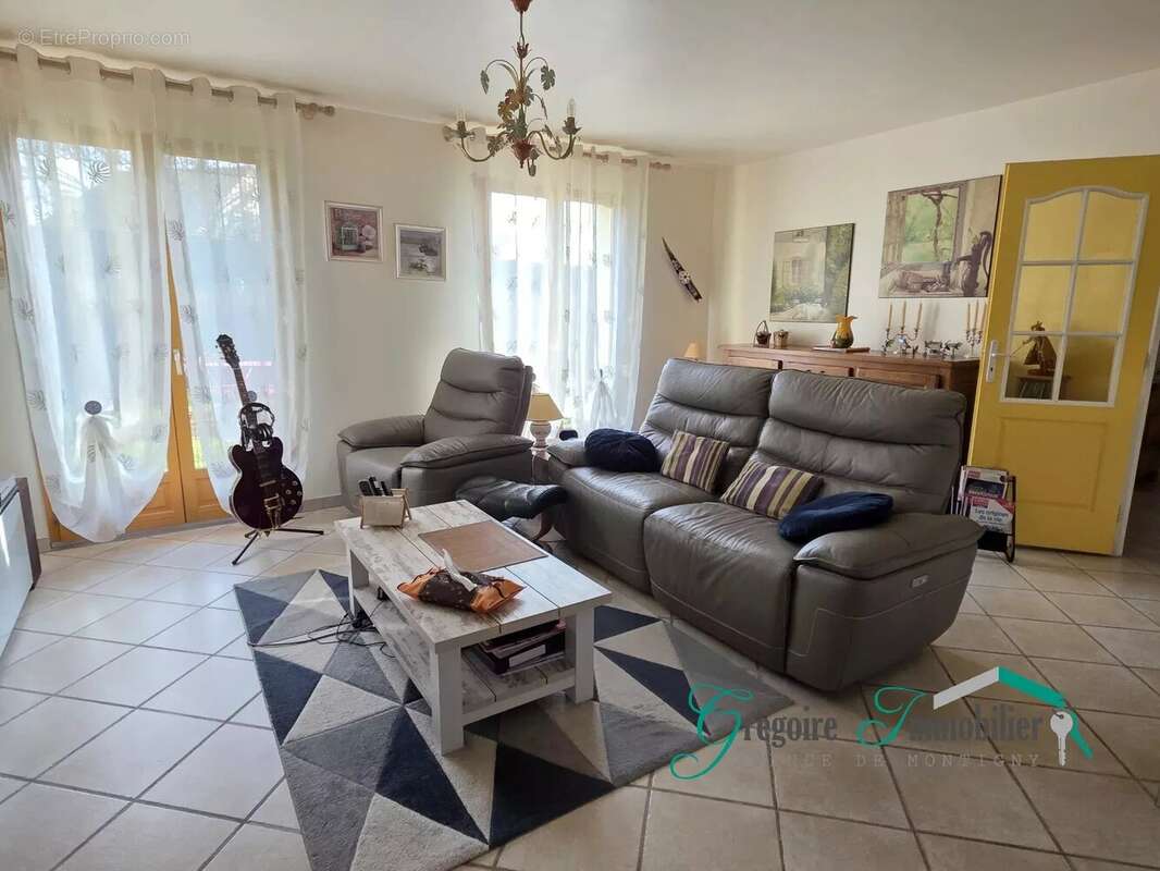 Maison à LA GENEVRAYE