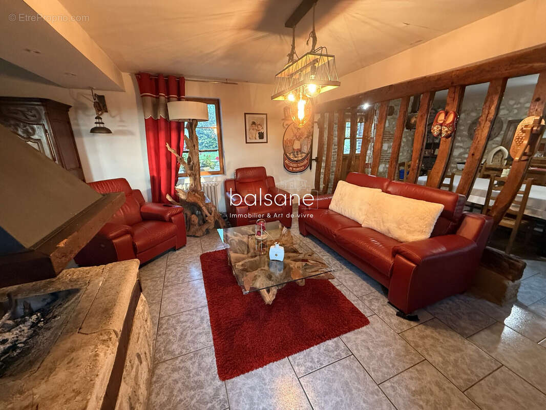 Maison à SAINT-OUEN-DE-THOUBERVILLE