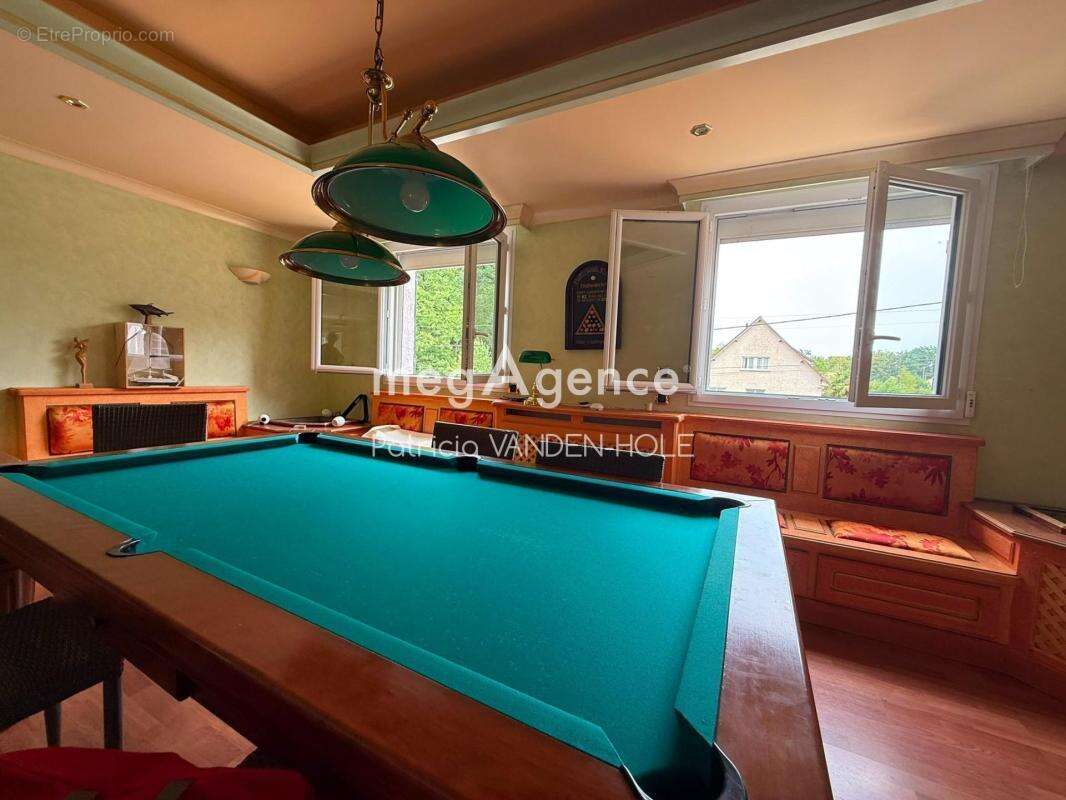 Villa avec piscine couverte à 1h de Paris , vendu avec le mobiliers , prestations récentes - photo 9