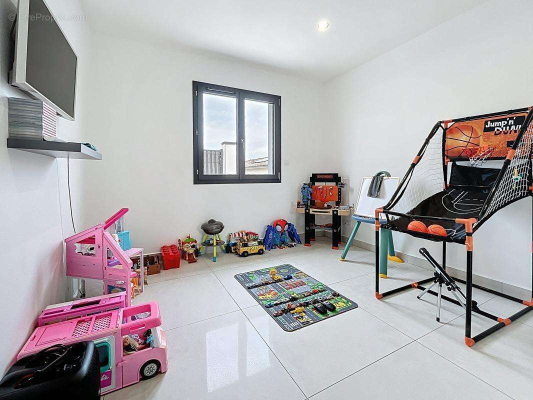 Maison à SAINT-PAUL-LES-ROMANS