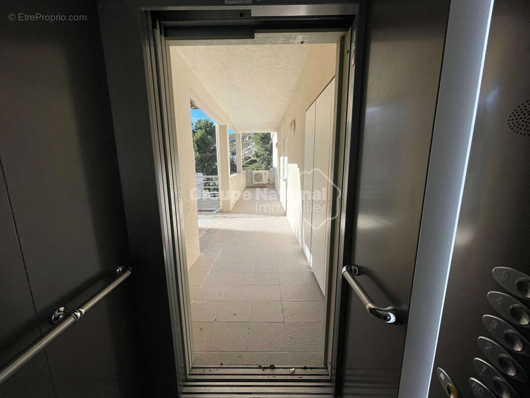 Appartement à CARRY-LE-ROUET