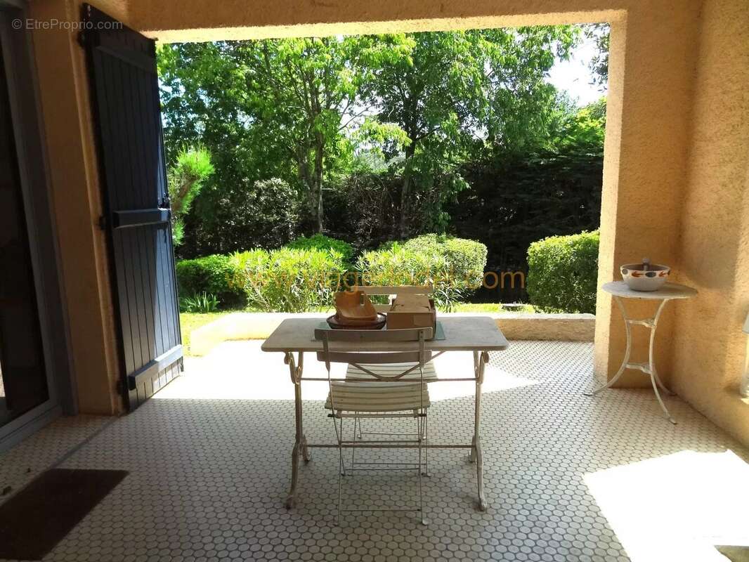 Maison à SAINT-CLEMENT-DE-RIVIERE