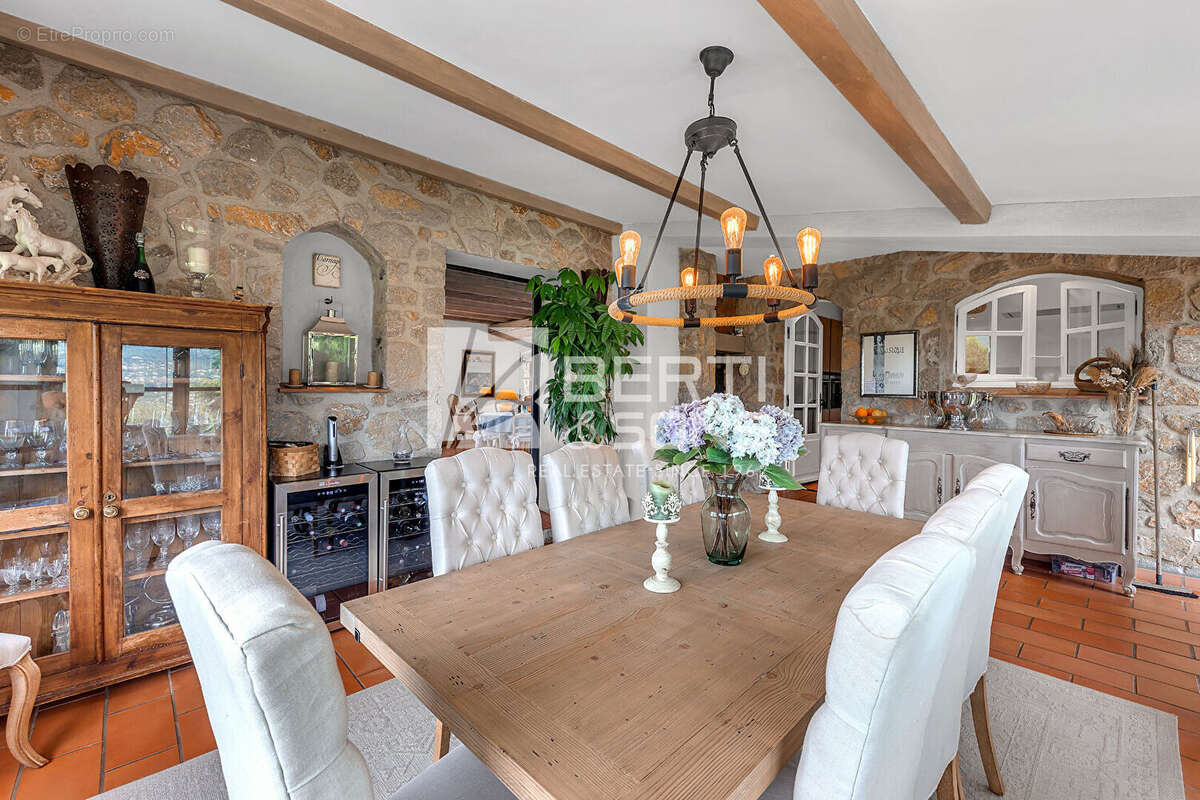 Maison à PEYMEINADE