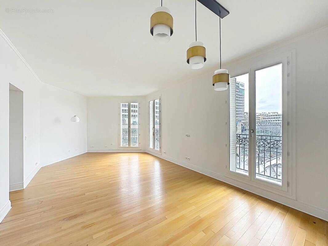 Appartement à PARIS-14E