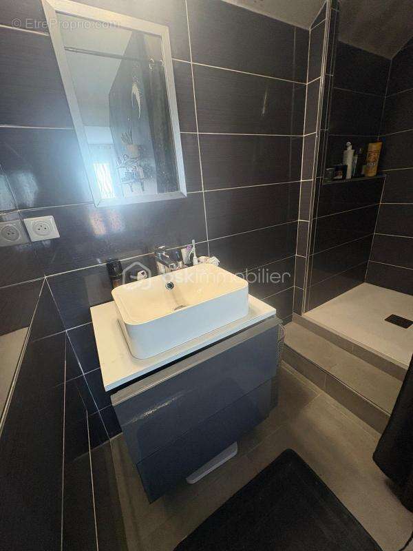 Maison à SAINT-PIERRE-DU-PERRAY