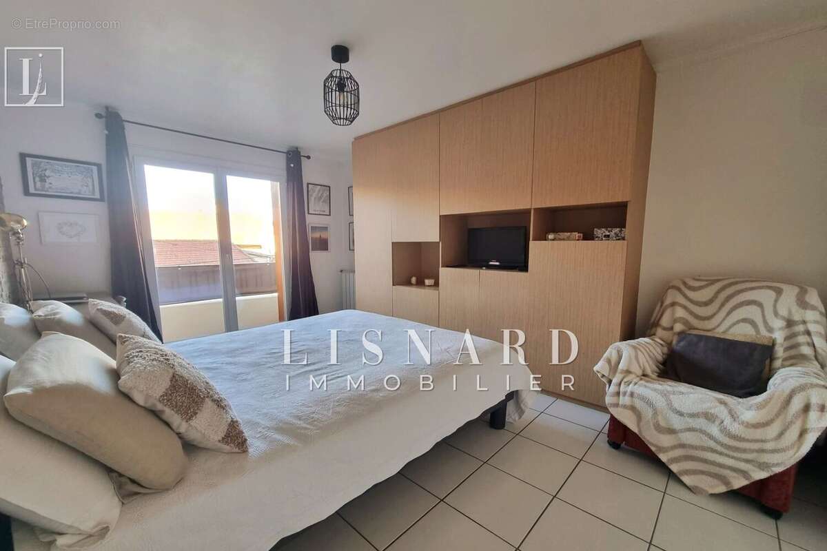 Appartement à VALLAURIS