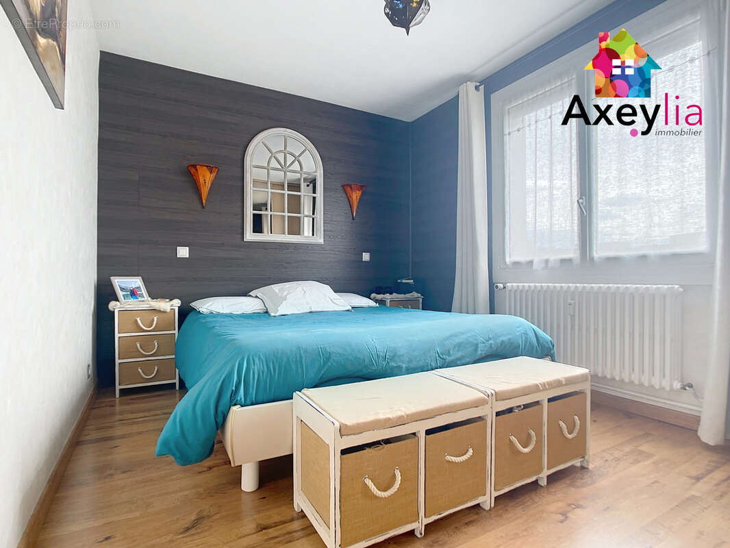 A vendre - roanne centre ville - grand appartement 4 chambres avec deux garages - photo 9