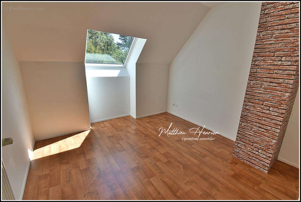 EN EXCLUSIVITÉ – Maison 3 chambres avec jardin et garage à Saint-Sébastien-de-Morsent - photo 9