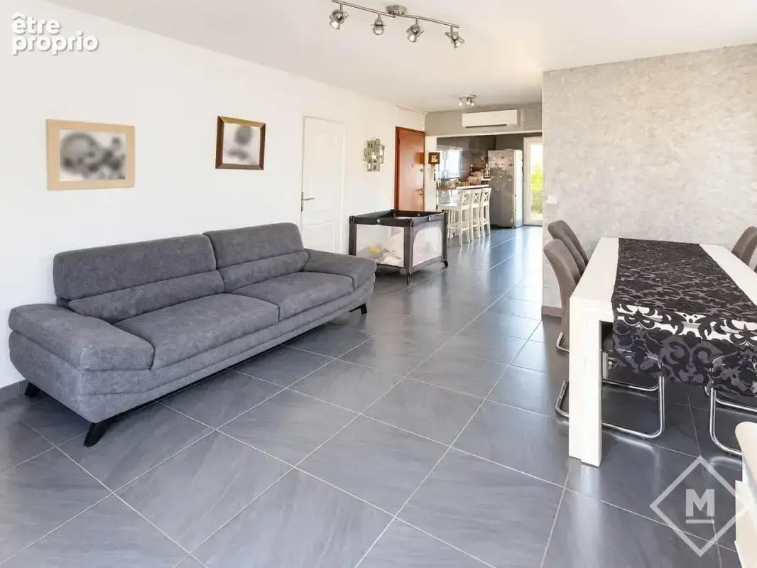 Lumineux appartement T4 avec balcon à Marseille 10ème, idéalement situé - photo 2