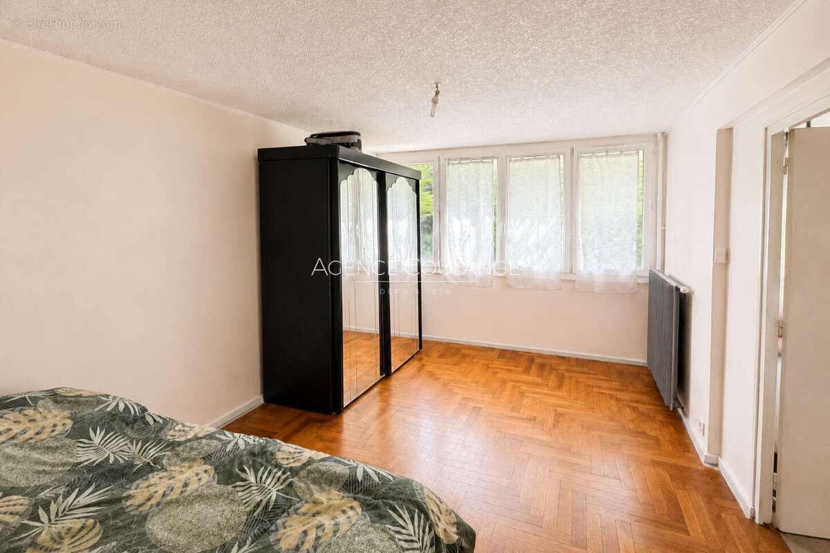 Appartement à SAINTE-FOY-LES-LYON