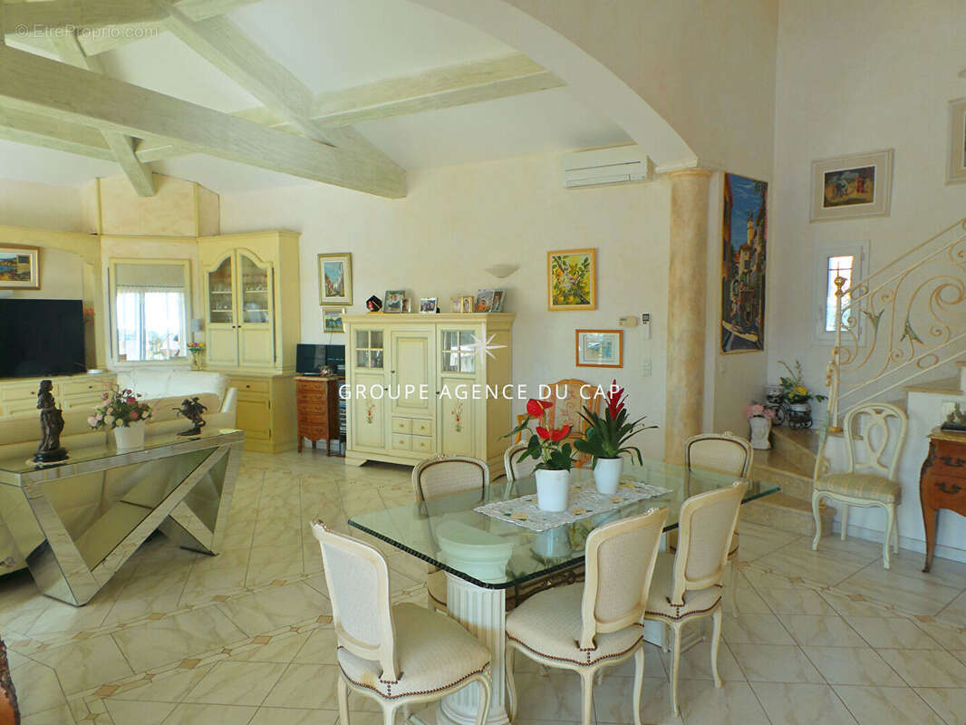 Maison à LES ISSAMBRES