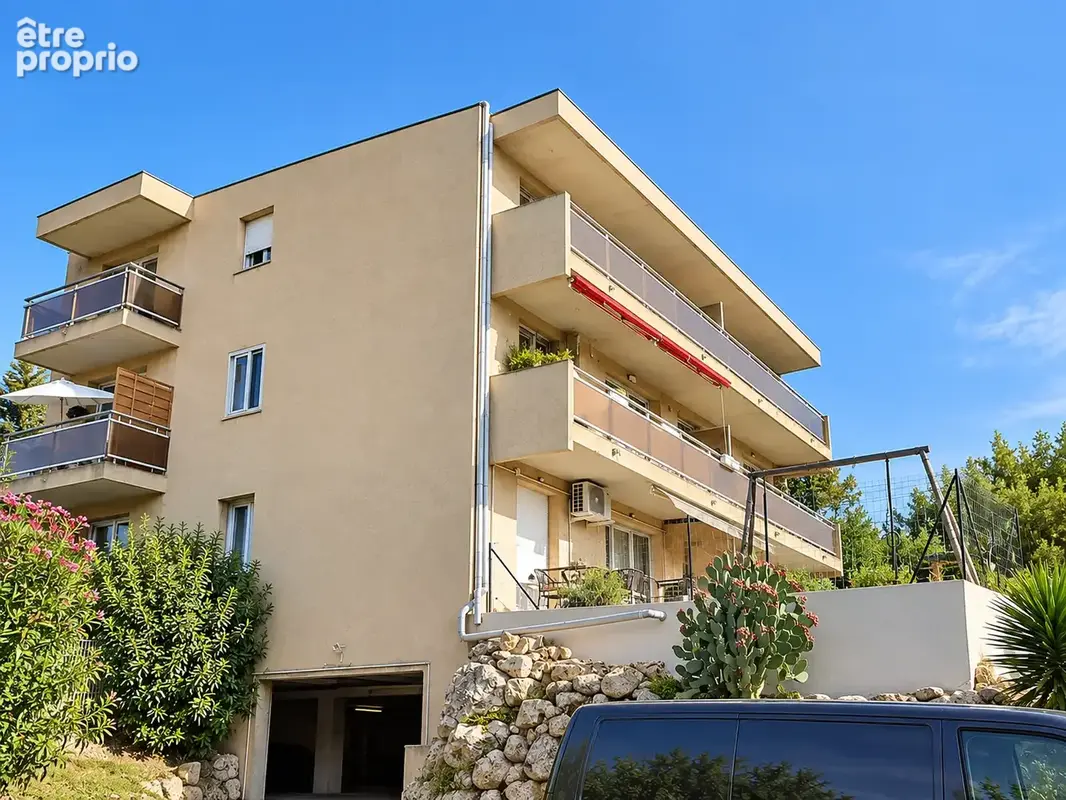 ANTIBES   4 pièces 81 m2 avec terrasse et piscine   Vendu loué - photo 10