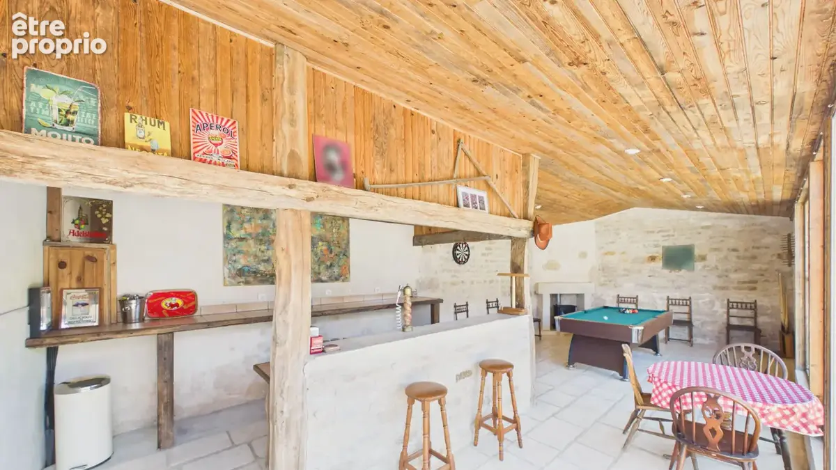 Exceptionnelle propriété de village avec gîte et piscine chauffée - Excellent potentiel de revenus - photo 20