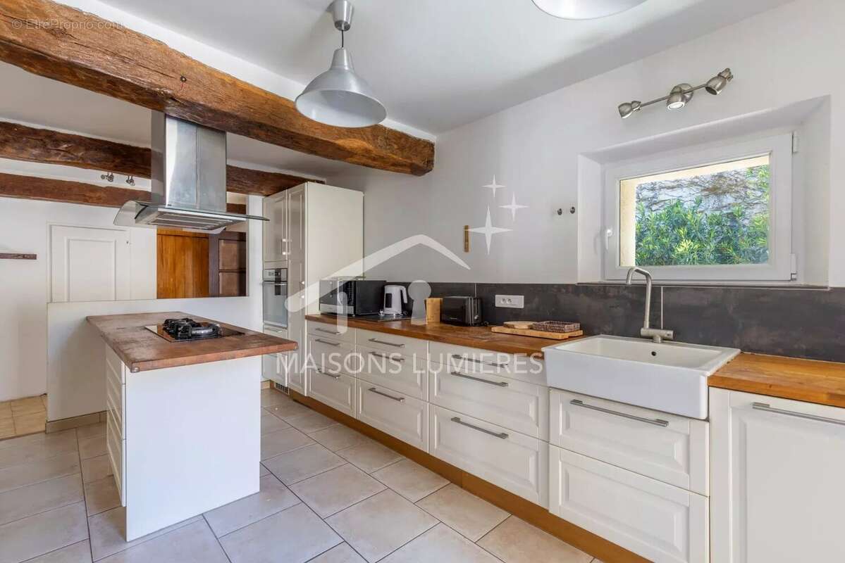 Maison à SAINT-SATURNIN-LES-APT