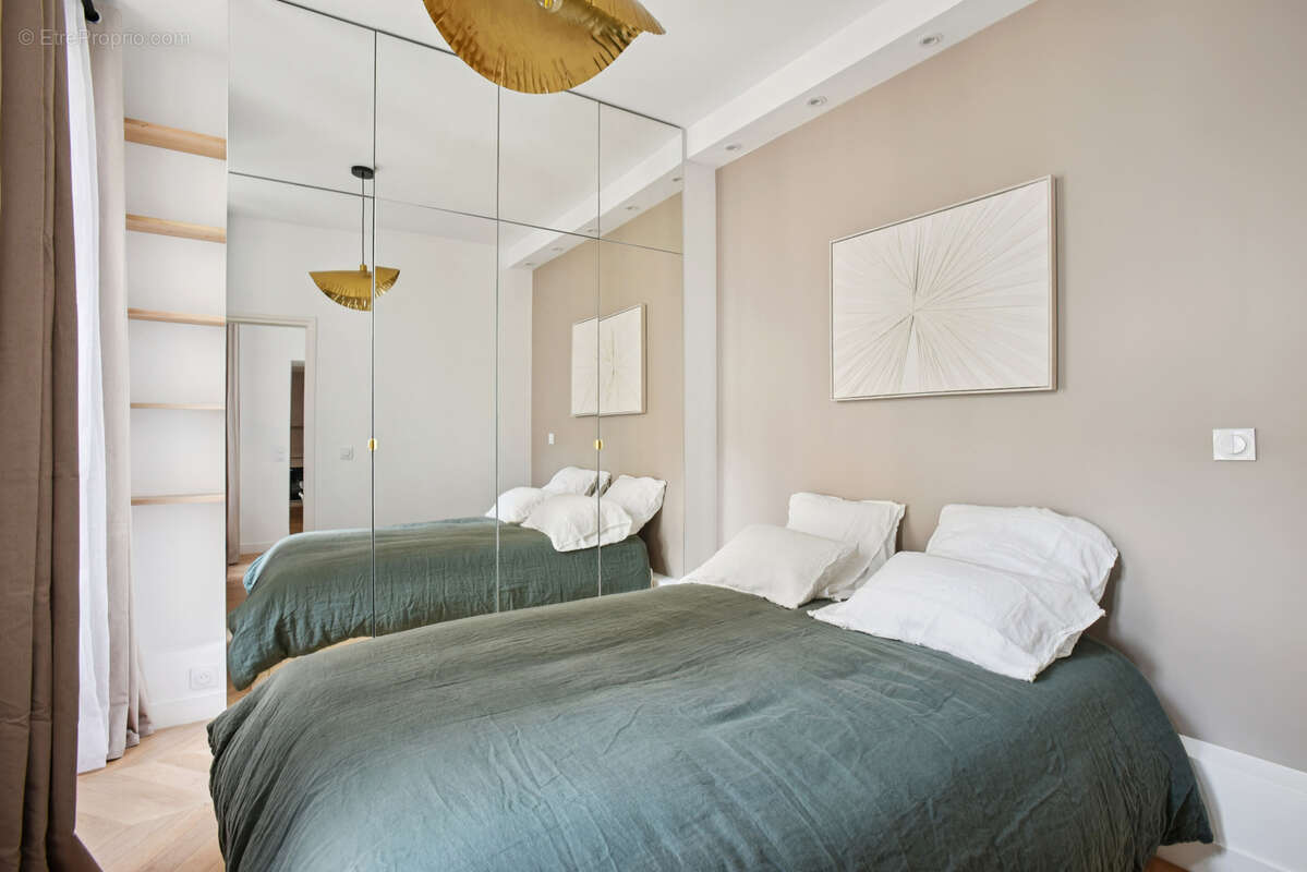 Appartement à PARIS-2E