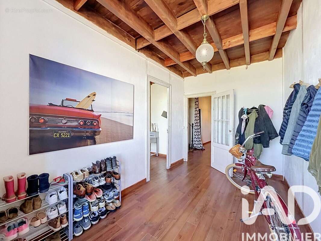 Maison 318 m² à Civrac-En-Medoc  - photo 6