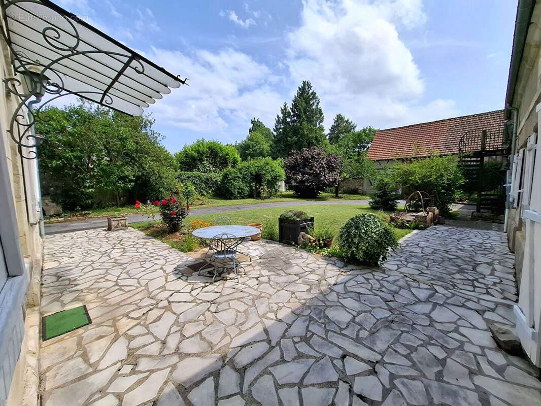 Maison à SAINTE-GENEVIEVE