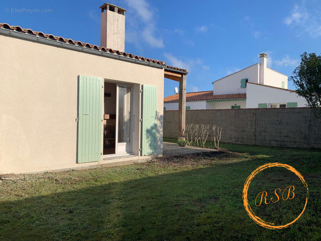 Maison 100 m² à La Flotte  - photo 6