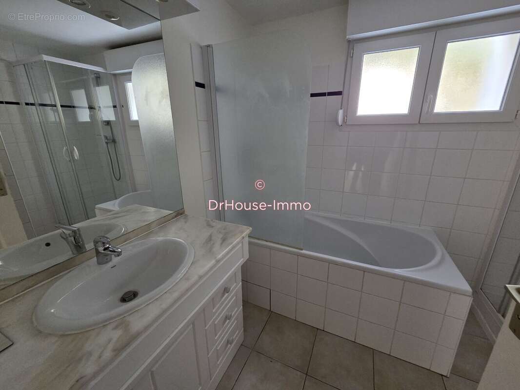 Maison à SAINTE-SAVINE