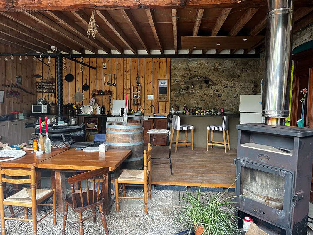 Maison à ESCUEILLENS-ET-SAINT-JUST-DE-BELENGARD