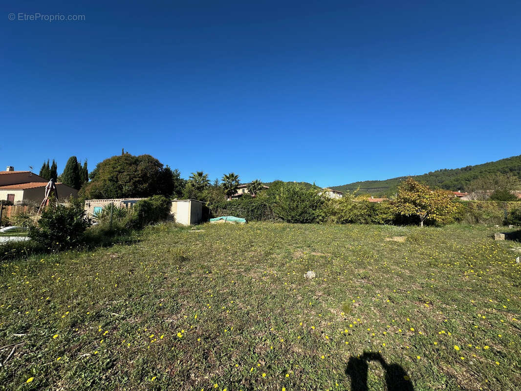 Terrain à PUGET-VILLE