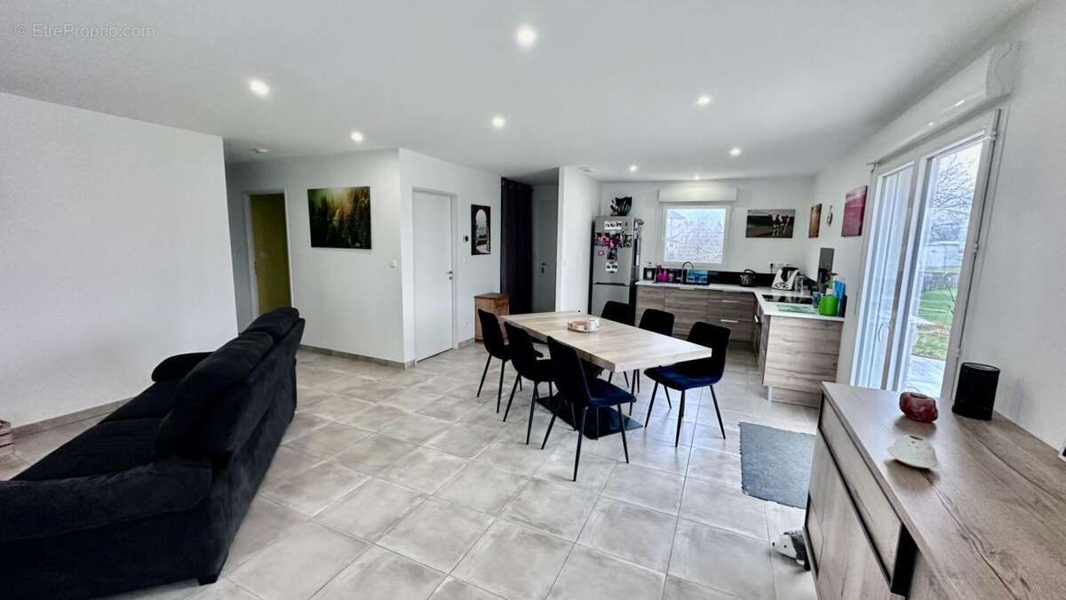 Maison à COURCHATON