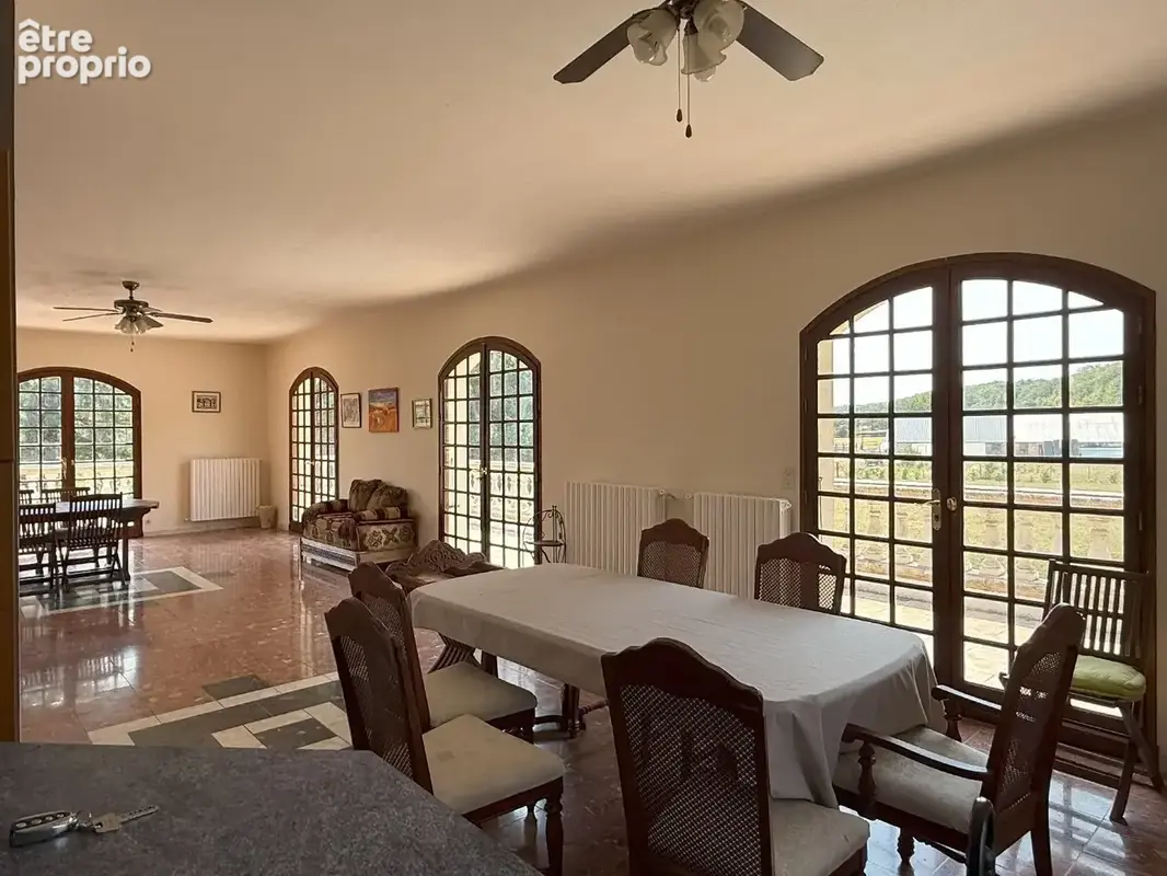Grande maison familiale contemporaine avec piscine et grand terrain - photo 6