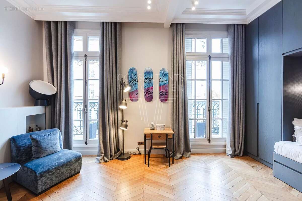 Appartement à PARIS-17E