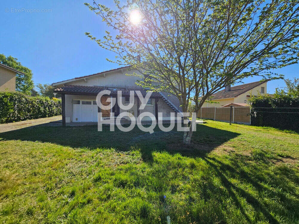 Maison à SAINT-PIERRE-DU-MONT