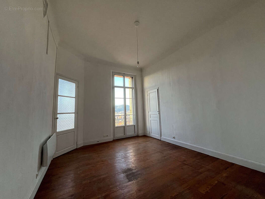 Appartement à HYERES