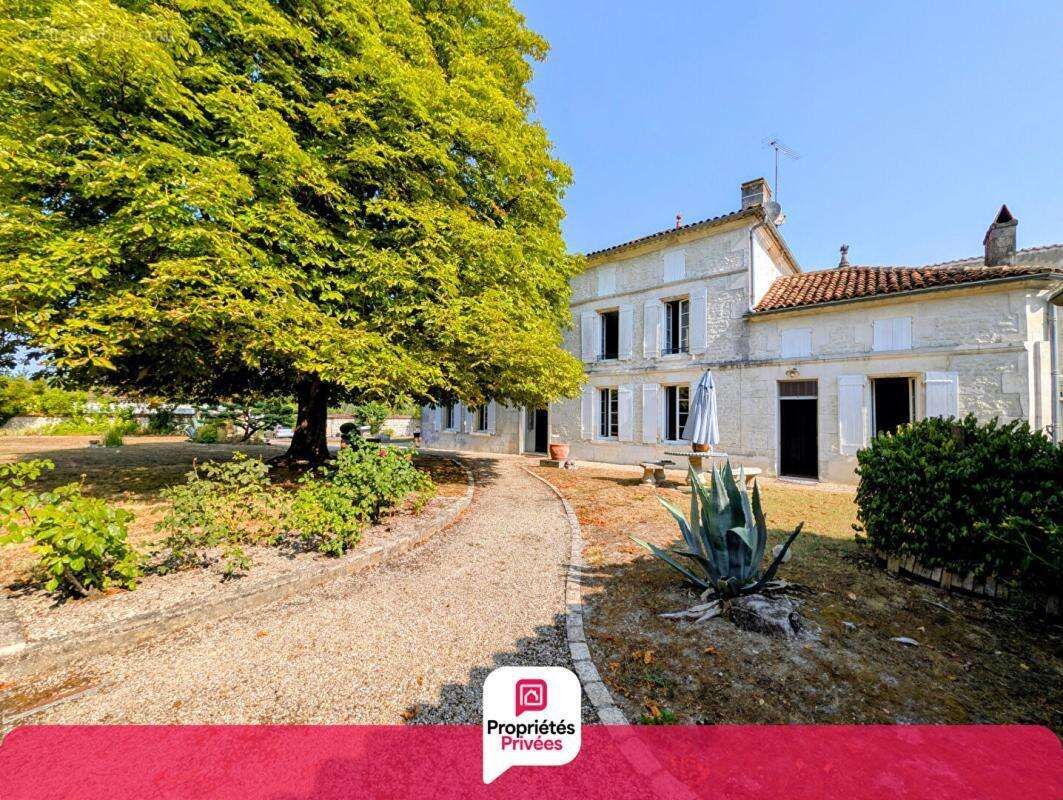 Maison de Caractère  204m² du XVIII Siècle à Salignac Sur Charente réf 459959 - photo 4