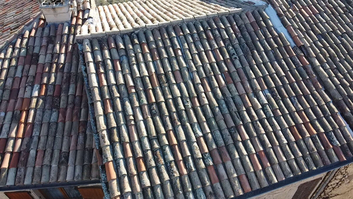 A VENDRE LURS Grande maison de village avec terrasse à rénover - photo 13